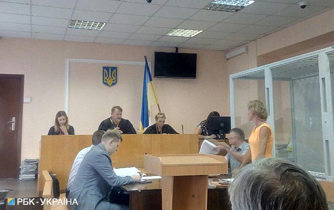 Суд продовжив дію запобіжного заходу двом спільникам Онищенка